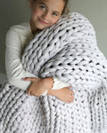 Strickdecke für Sofa und Bett